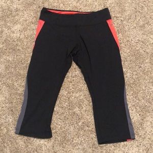 Actra Capri Workout pants